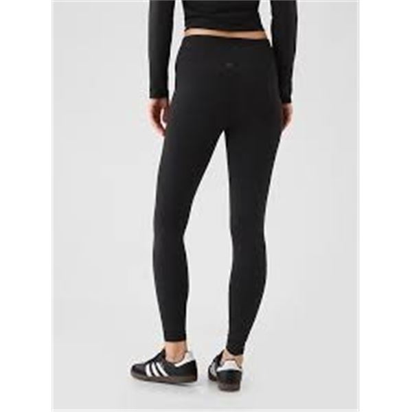 NEW GAPFIT LEGGINGS MEDIUM