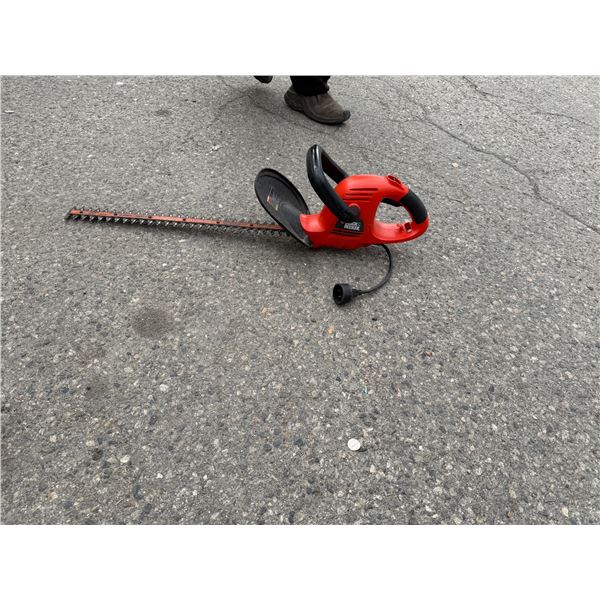 Black & Decker hedge trimmer 22"