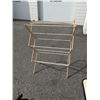 Image 1 : Folding clothing rack