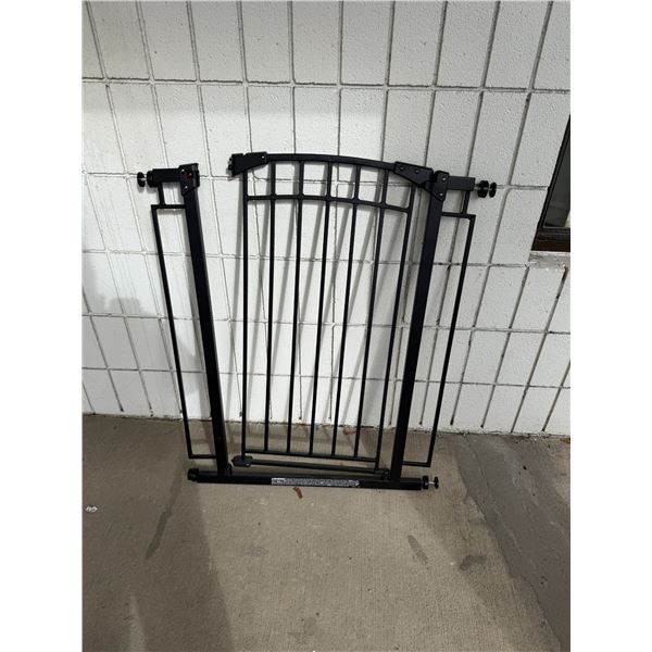 Gate as extra side piece of shown