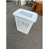 Image 1 : Laundry basket