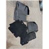 Image 1 : Vehicle mats