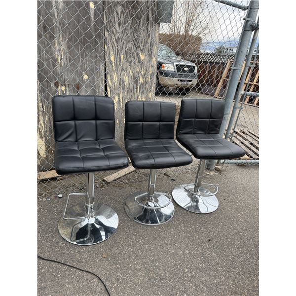 3 height  adjustable stools