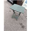 Image 1 : Folding table