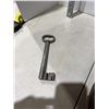 Image 2 : Decor key