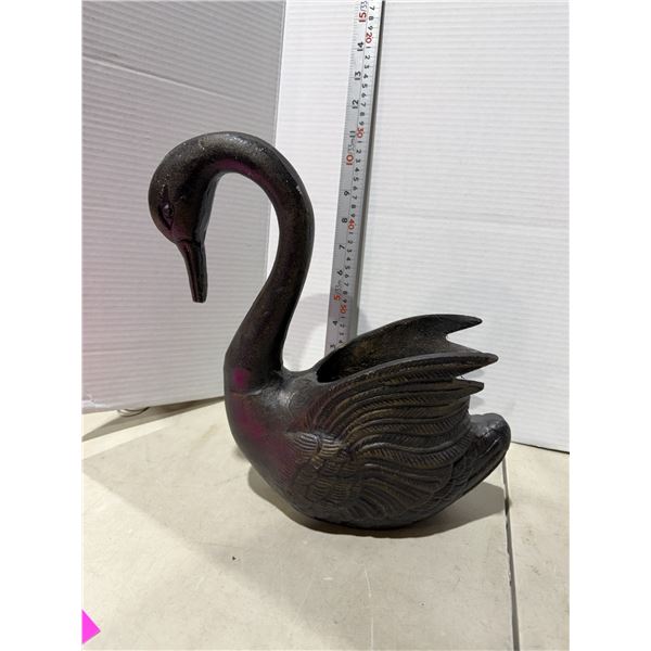 12 inch metal swan planter
