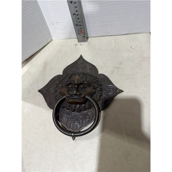 Chinese Lyon door knocker decor