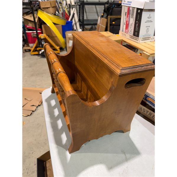 Maple magazine stand