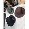 Image 1 : Three hats