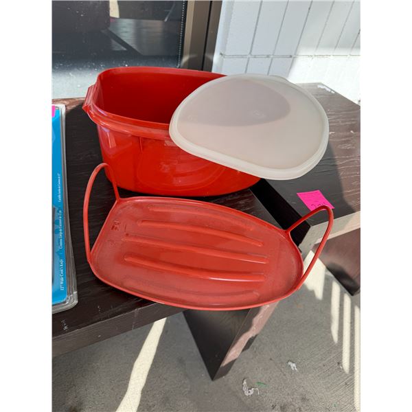 Tupperware turkey container