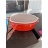 Image 2 : Tupperware turkey container