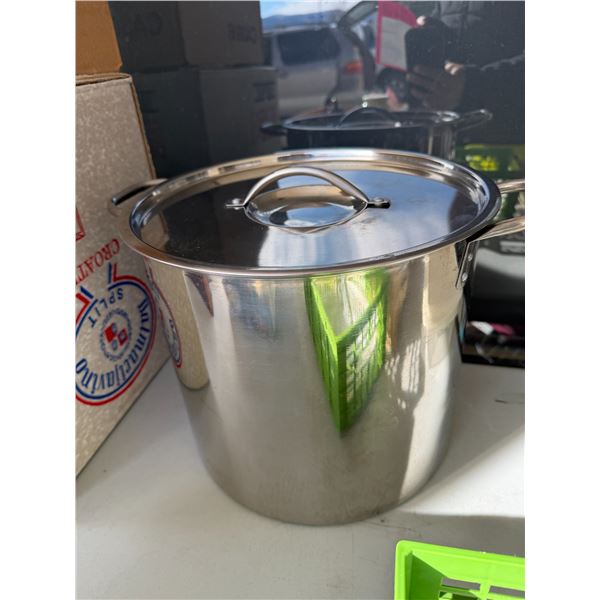 Stock pot