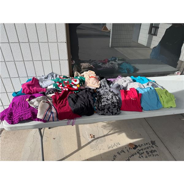 Medium clothing lot