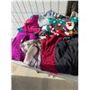 Image 3 : Medium clothing lot