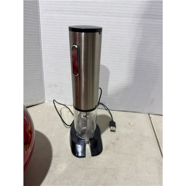 Rechargeable wine opener works well