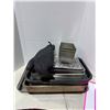 Image 1 : Kitchen pans and oven mitts