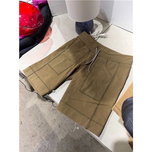 Lululemon shorts size not shown