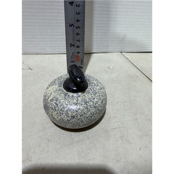 Decor, curling rock