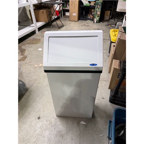 NIB frost garbage can can be wall mounted