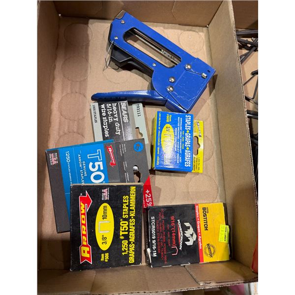 Staple gun and staples