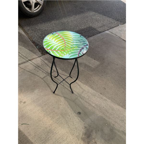 Side table/plant stand glass slightly cracked