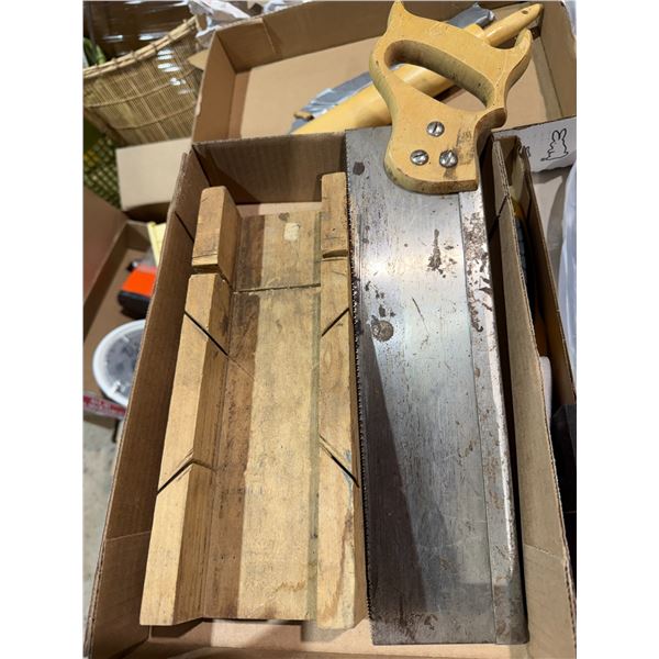 Saw and saw guide