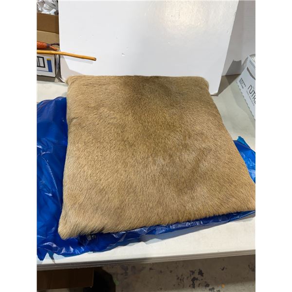 Fur cushion