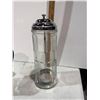 Image 1 : Sanitizing comb jar