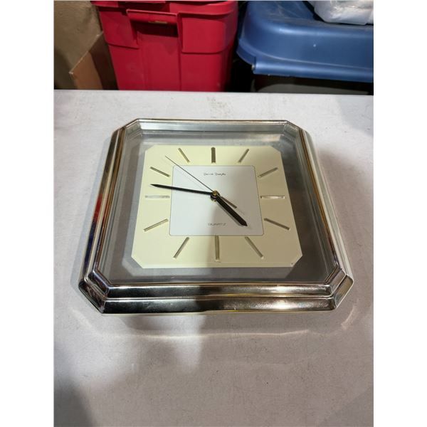 MCM DANIEL Dakota courts clock