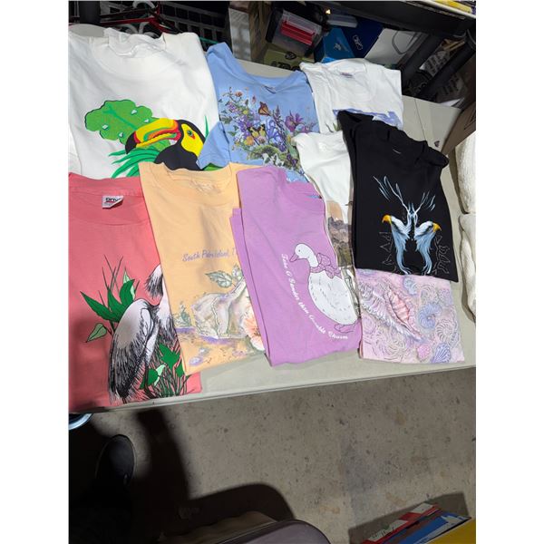 T-shirts size large