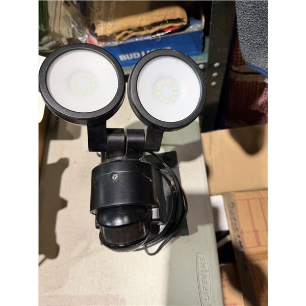 Motion sensor light