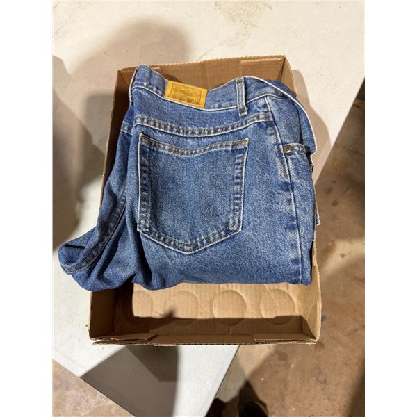 L. L. BEAN jeans size 33 x 30.