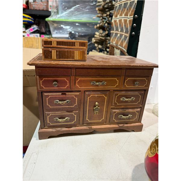 Vintage jewelry box