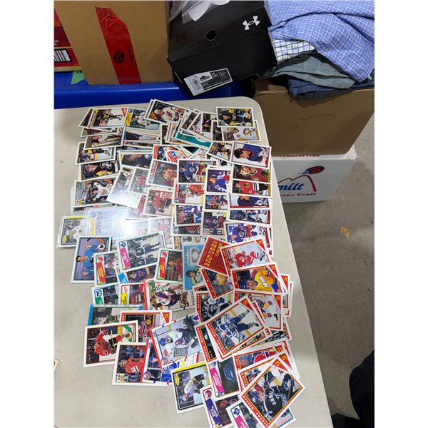 Assortment of hockey cards