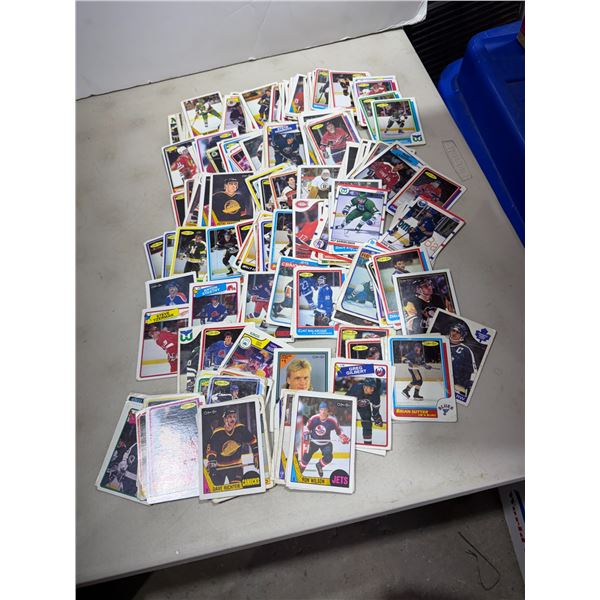 Assorted hockey cards
