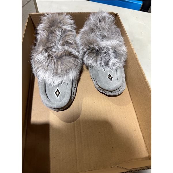 Size 7 moccasins