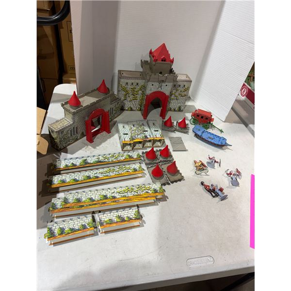 Marx tin castle