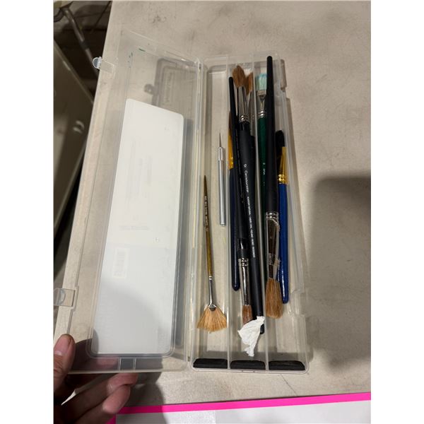 Paint brushes