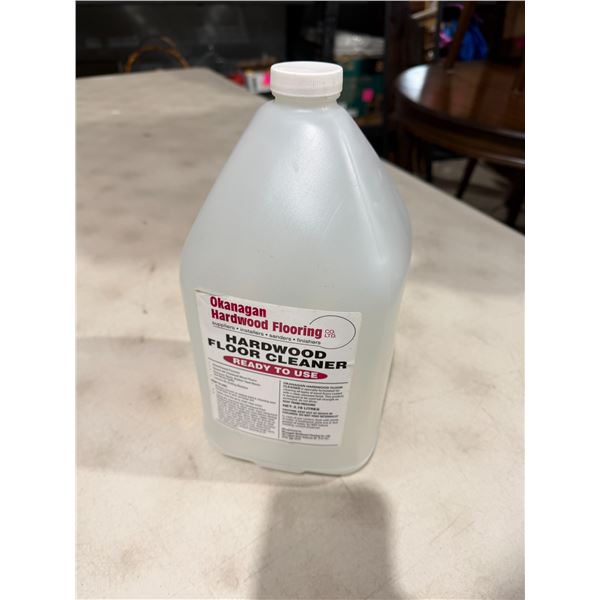 Hardwood floor cleaner