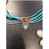Image 2 : Beaded necklace and butterfly clip