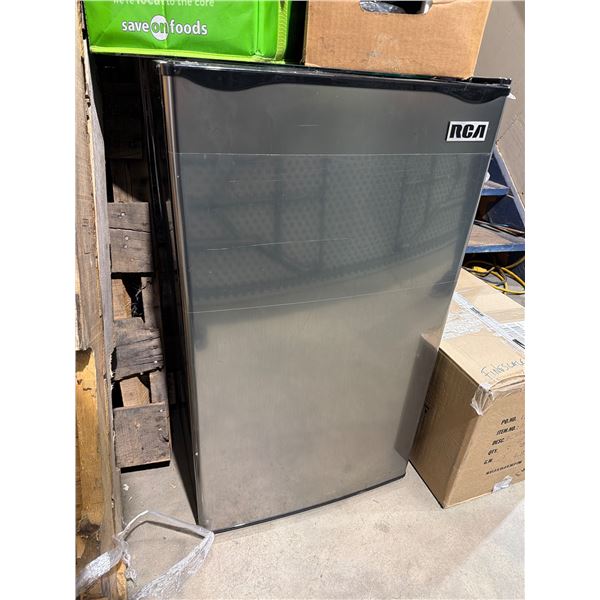 Mini fridge