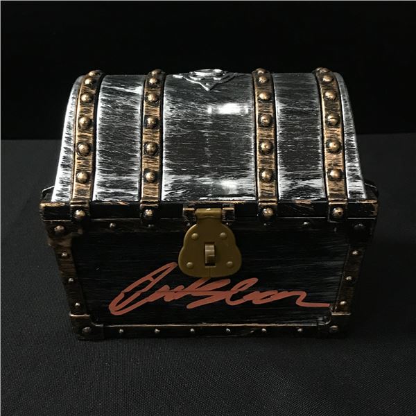 ORLANDO BLOOM SIGNED TREASURE CHEST - WWOC COA
