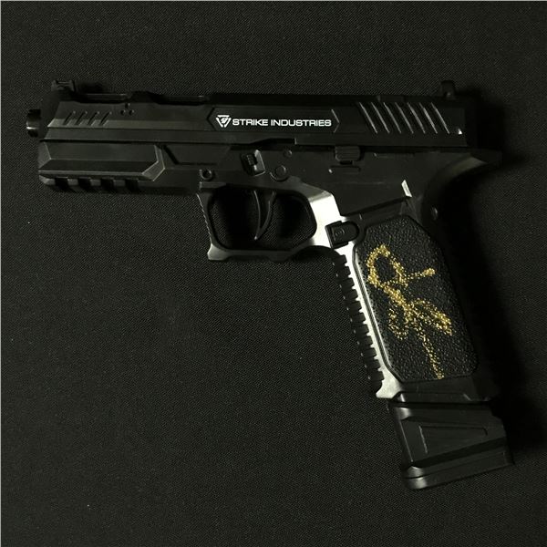 JASON STATHAM SIGNED EXPENDABLES PROP GUN (KB COA)