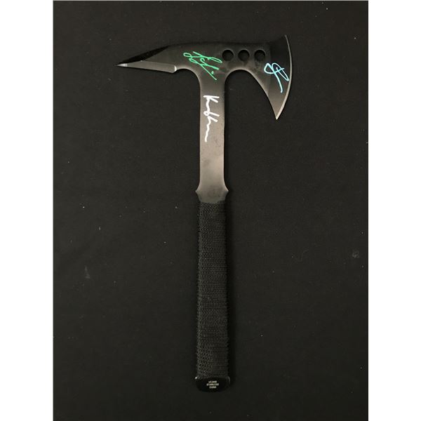EVEREST CAST SIGNED ICE AXE (BROLIN, GYLENHAAL, KNIGHTLY) KB COA