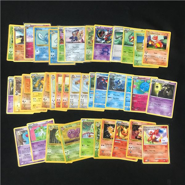 LOT OF LOOSE POKEMON TCG TRADING CARDS