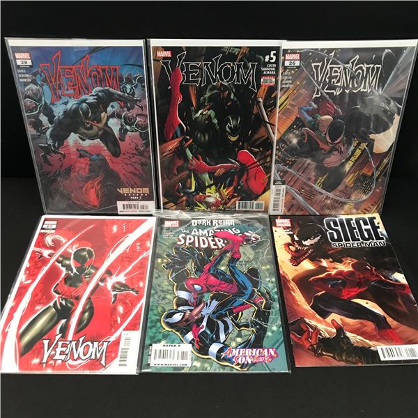 LOT OF 6 COMICS FEATURING VENOM OR SPIDERMAN - MARVEL COMICS