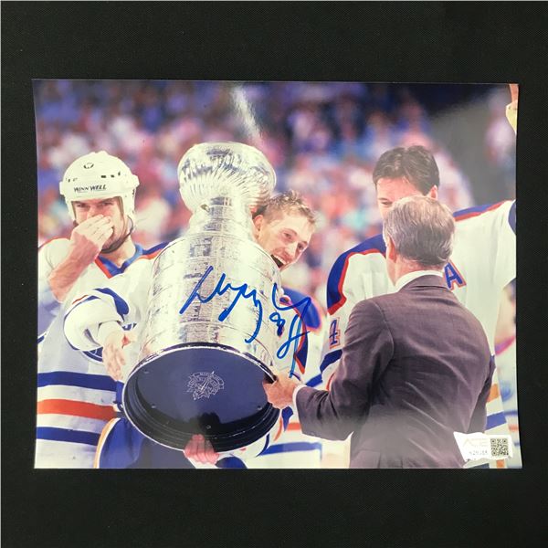 WAYNE GRETZKY SIGNED 8 X 10 PICTURE - ACE COA