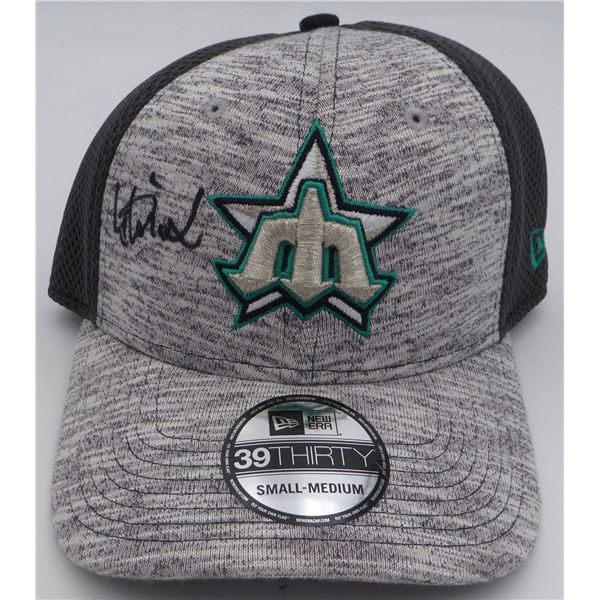 ICHIRO SUZUKI SIGNED SEATTLE MARINERS BASEBALL HAT (BECKETT COA)