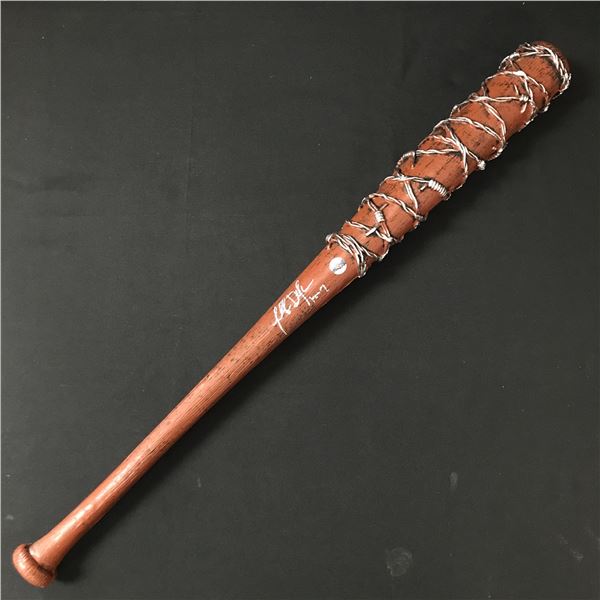 JEFFREY DEAN MORGAN SIGNED WALKING DEAD NEEGAN  BAT - KB COA