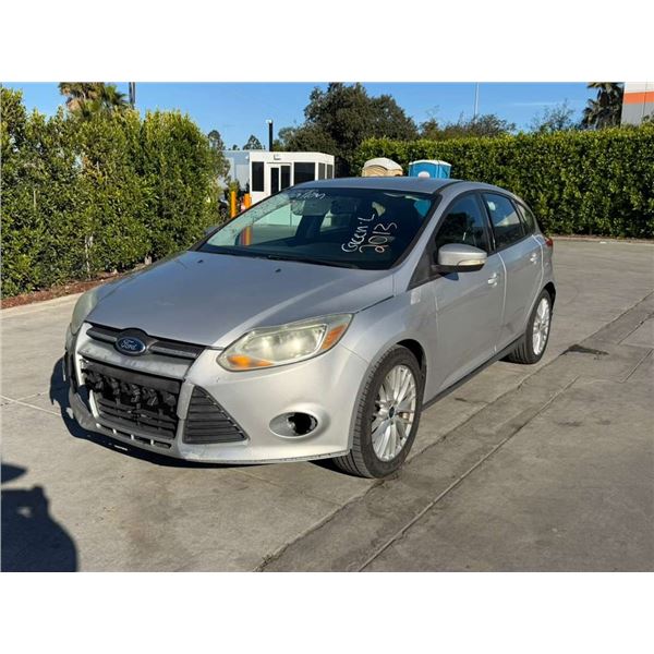 FORD  FOCUS 2013 SALV T/DONATION